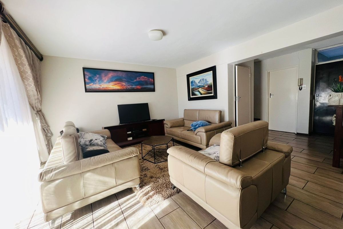 Townhouse For Sale in Sasolburg Central, Sasolburg - Photo 5