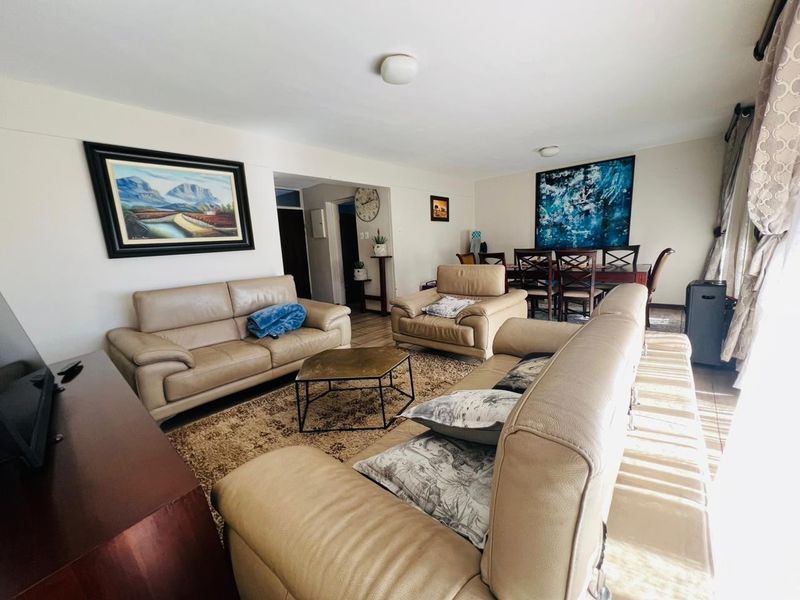 Townhouse For Sale in Sasolburg Central, Sasolburg - Photo 4