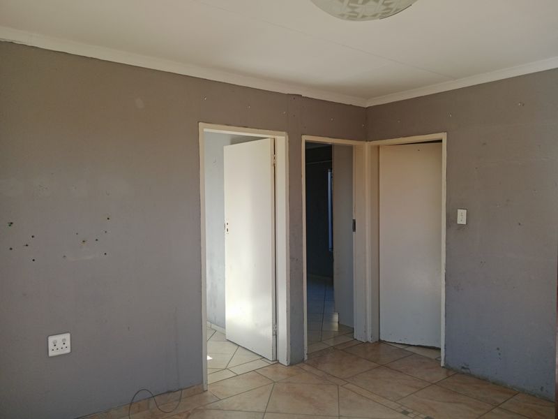 Affordable 2 Bedroom House To Rent in Soshanguve VV, Soshanguve - Photo 7