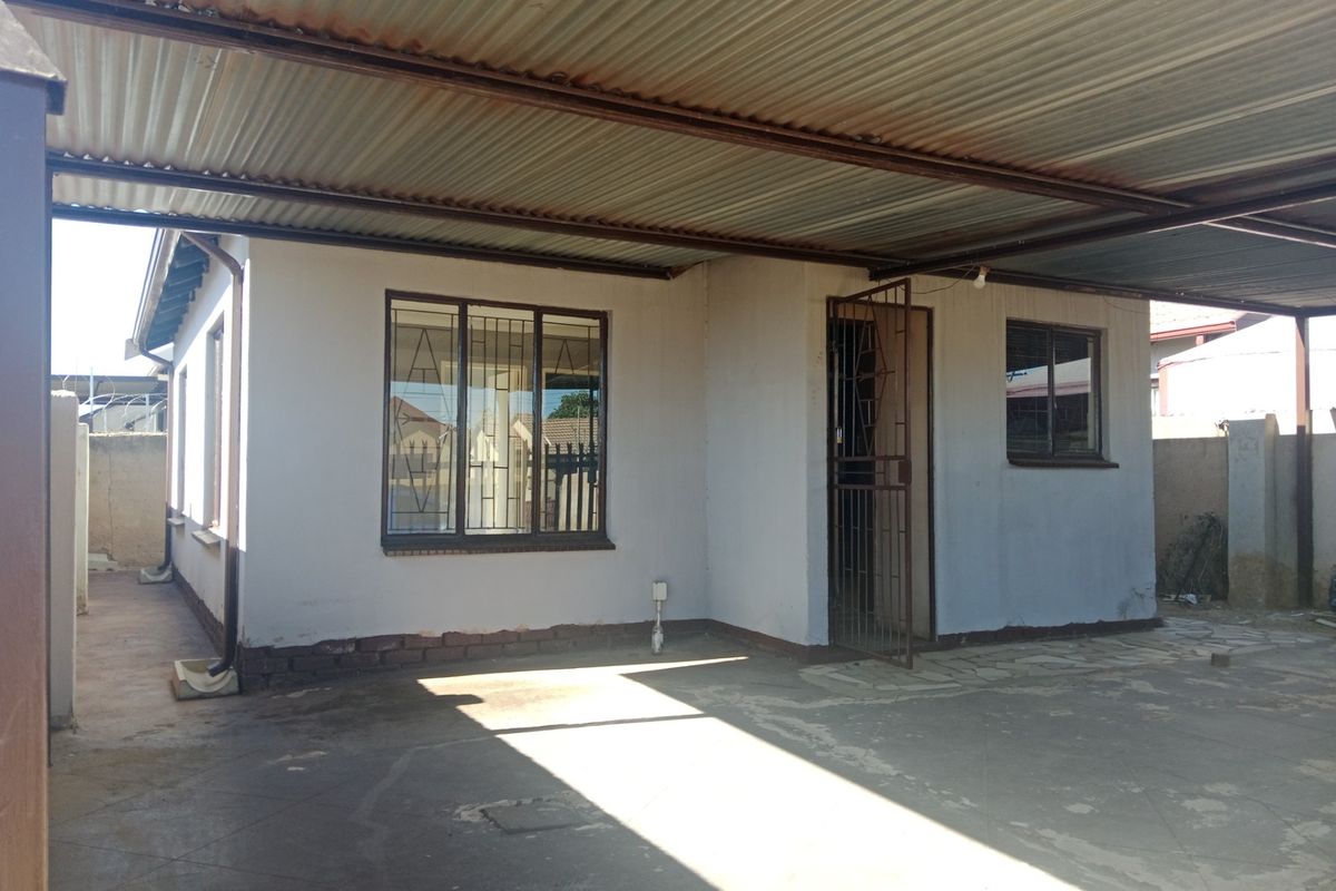Affordable 2 Bedroom House To Rent in Soshanguve VV, Soshanguve - Photo 2