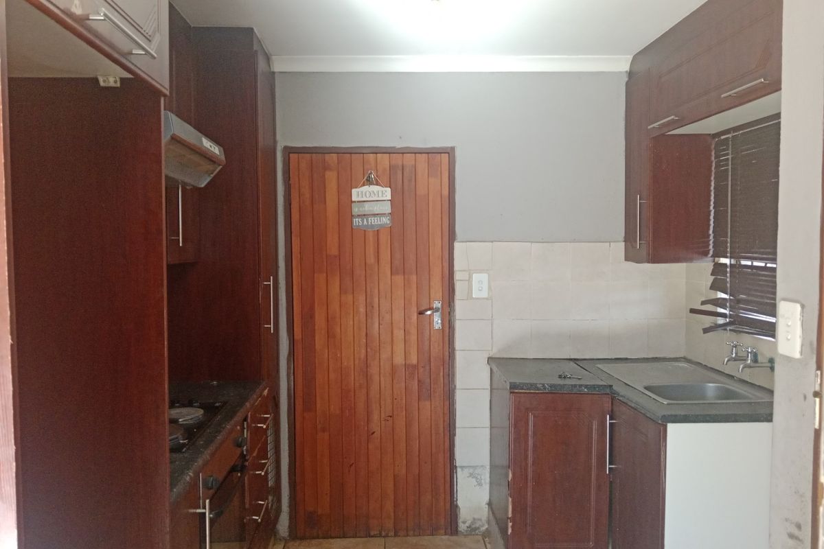 Affordable 2 Bedroom House To Rent in Soshanguve VV, Soshanguve - Photo 4