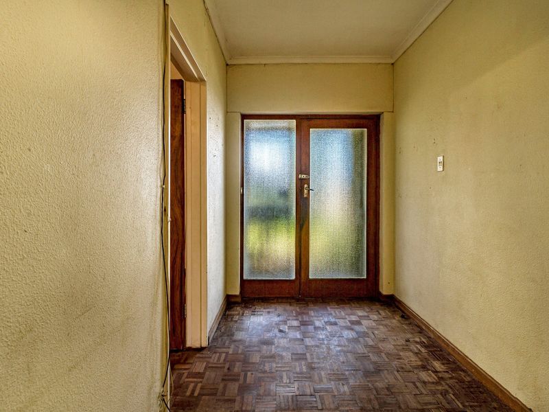 Prime 1,165m2 Corner Property in Established Karindal - Photo 6
