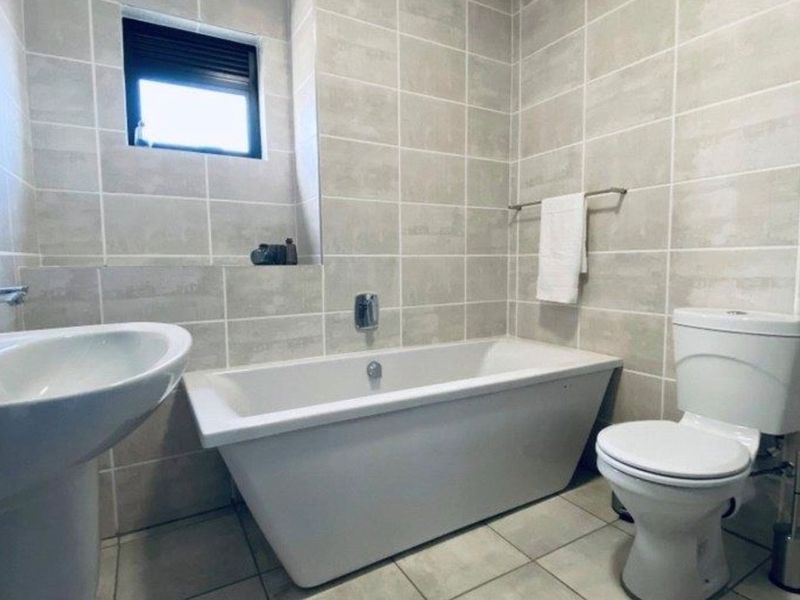 Ground floor Apartment To Rent in Linbro Park, Sandton - Photo 6
