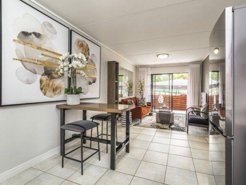 Ground floor Apartment To Rent in Linbro Park, Sandton - Photo 4