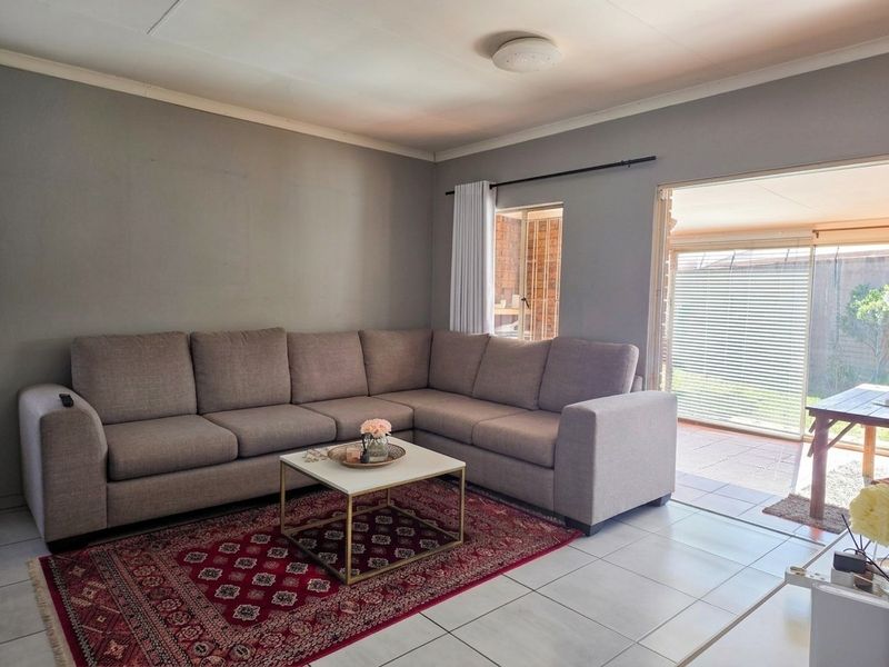 Pet Friendly 3 Bed / 2 Bath Bonaero Park - Photo 9
