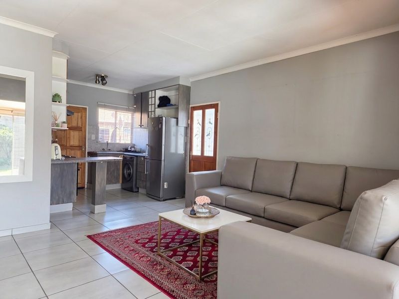 Pet Friendly 3 Bed / 2 Bath Bonaero Park - Photo 8