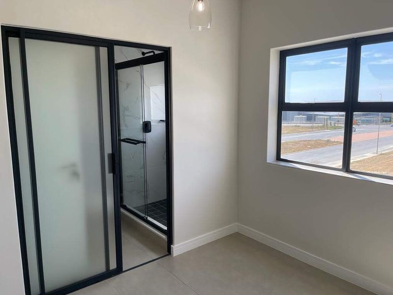 Luxury Apartment in Lifestyle Estate For Sale in Atlantic Hills, Milnerton - Photo 10