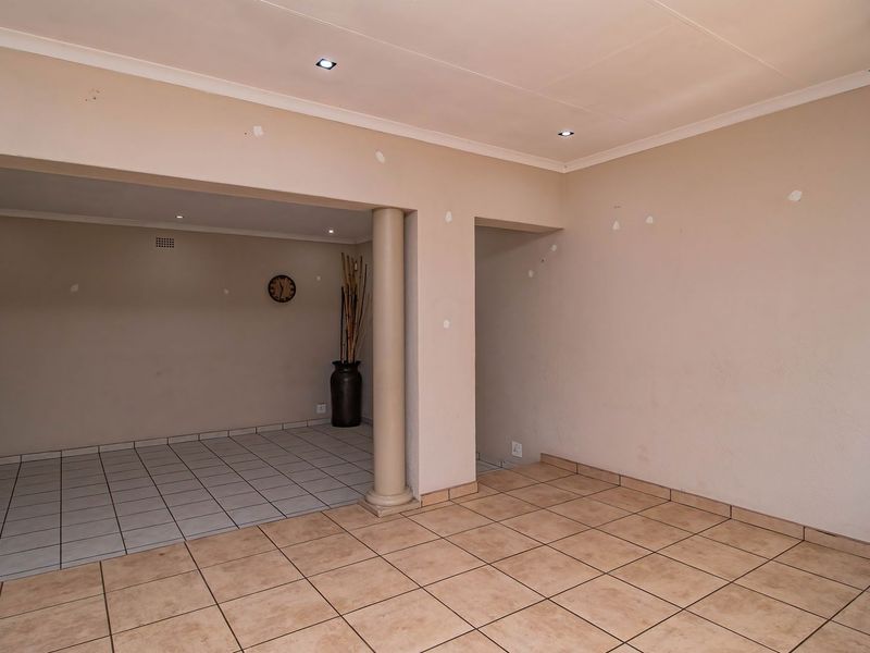 House For Sale in Van Riebeeck Park, Kempton Park - Photo 7