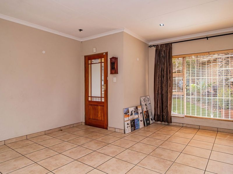 House For Sale in Van Riebeeck Park, Kempton Park - Photo 6