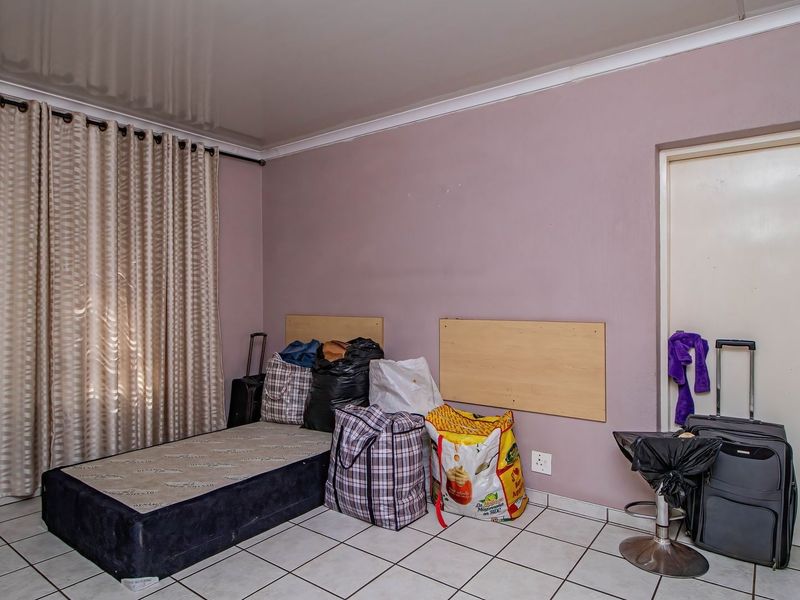 House For Sale in Van Riebeeck Park, Kempton Park - Photo 10