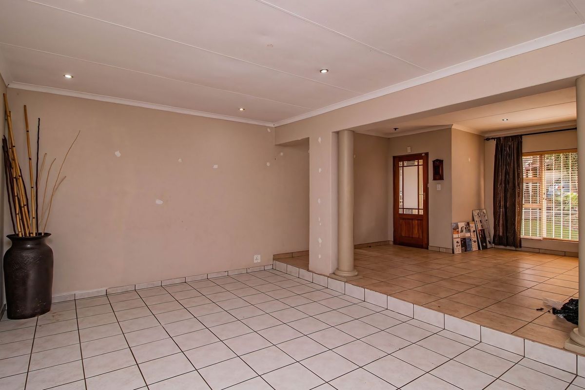 House For Sale in Van Riebeeck Park, Kempton Park - Photo 5