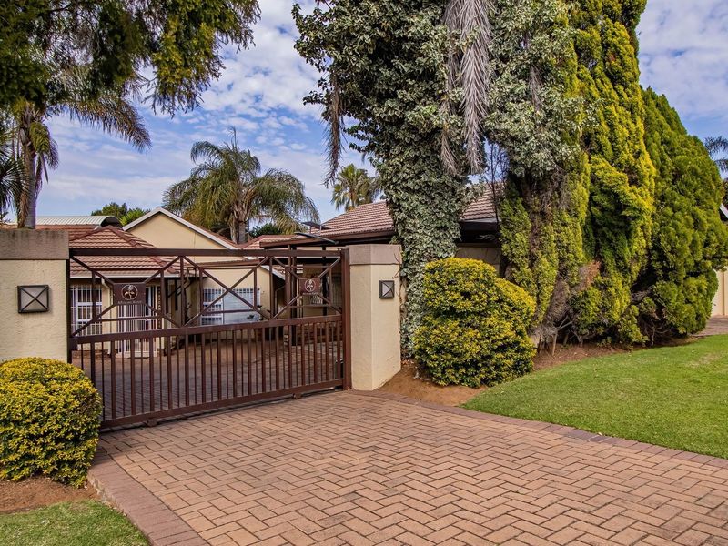 House For Sale in Van Riebeeck Park, Kempton Park - Photo 2