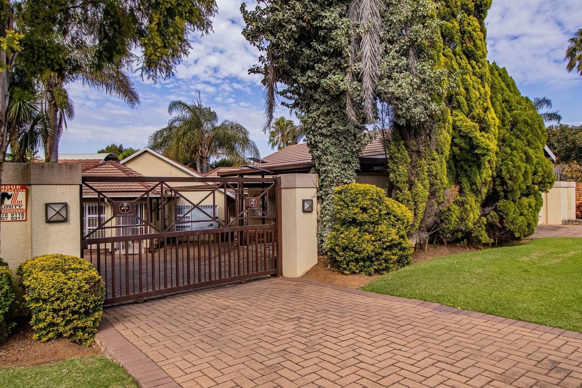 House For Sale in Van Riebeeck Park, Kempton Park - Photo 2