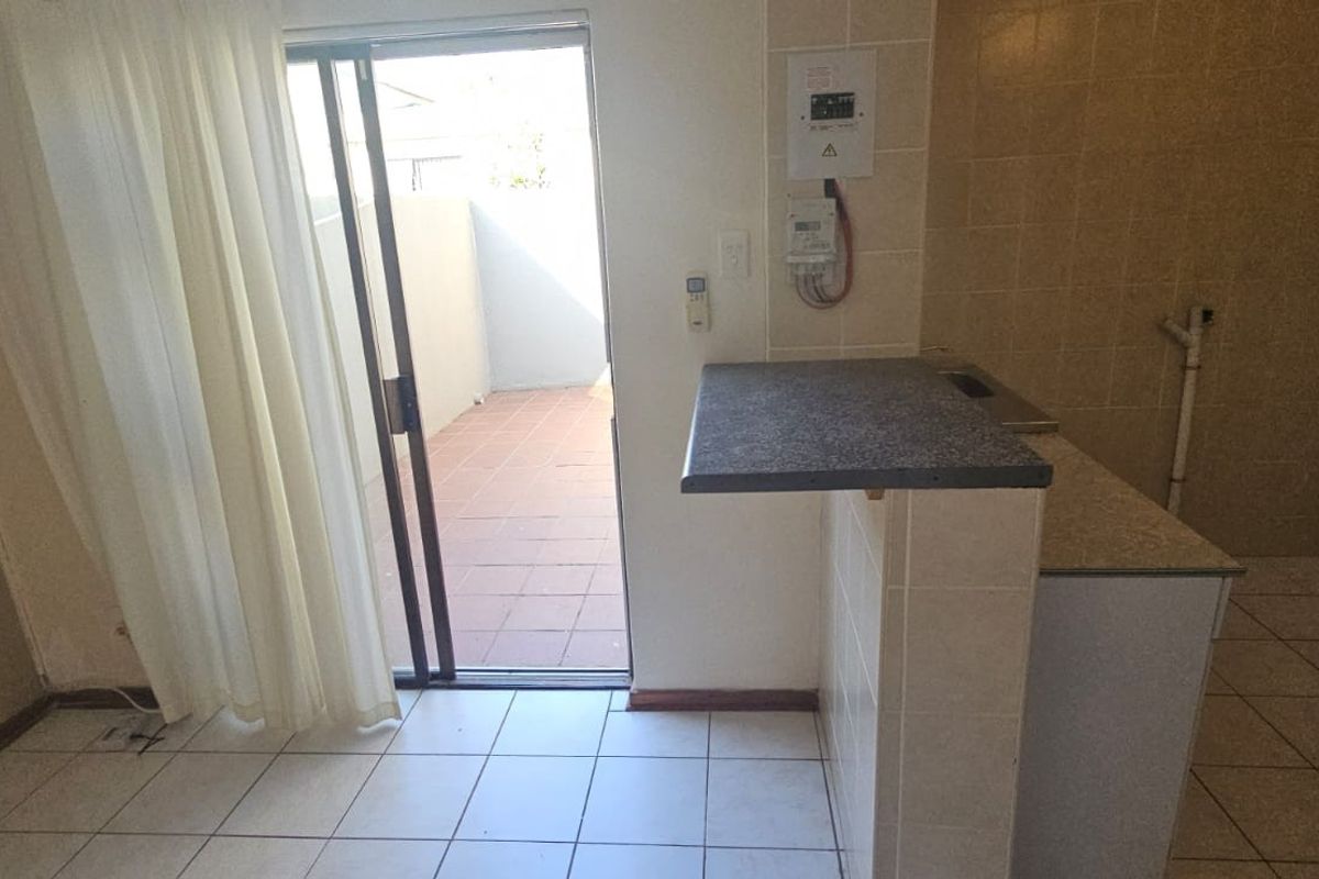 Townhouse For Sale in Boshof - Photo 3