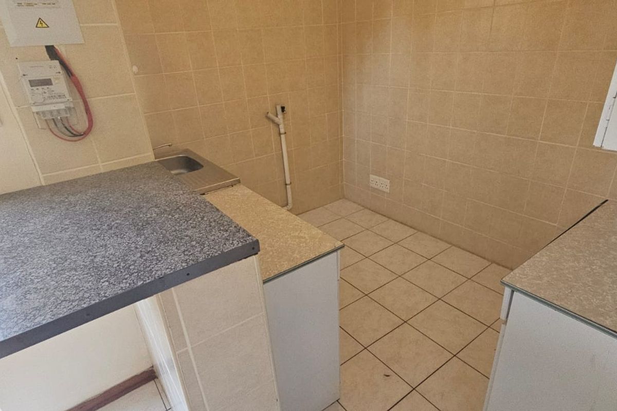 Townhouse For Sale in Boshof - Photo 5