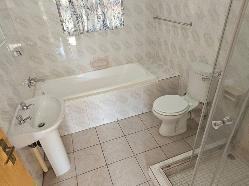 Townhouse For Sale in Boshof - Photo 9