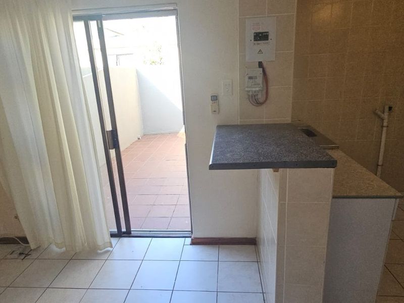 Townhouse For Sale in Boshof - Photo 3