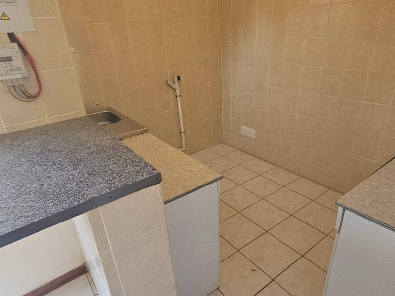 Townhouse For Sale in Boshof - Photo 5