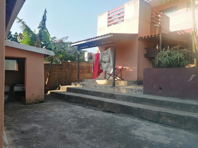 Investment Opportunity, house with three flats - Photo 4