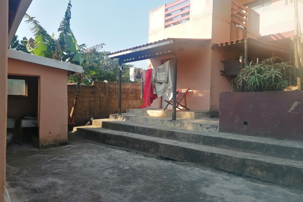 Investment Opportunity, house with three flats - Photo 4