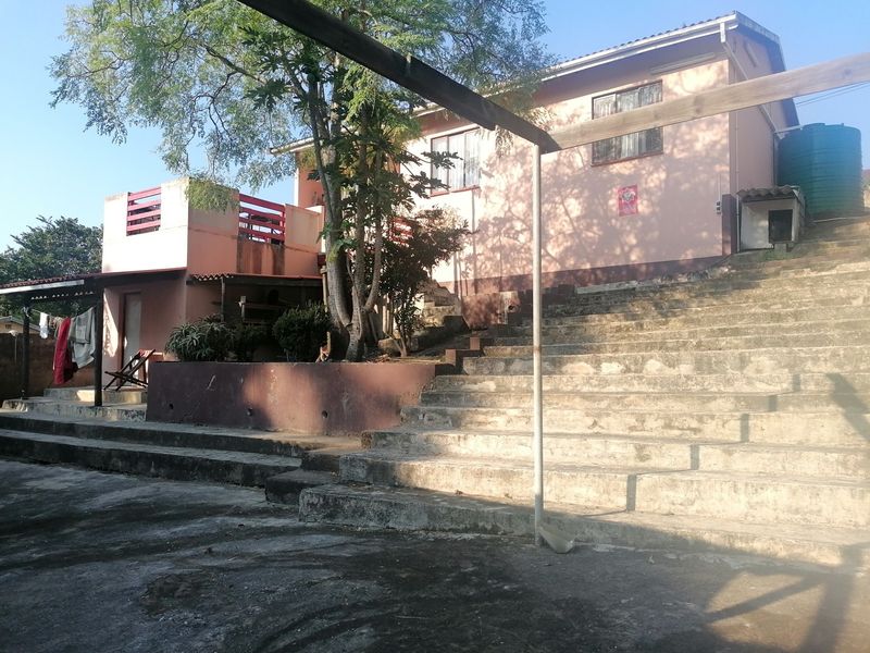 Investment Opportunity, house with three flats - Photo 2