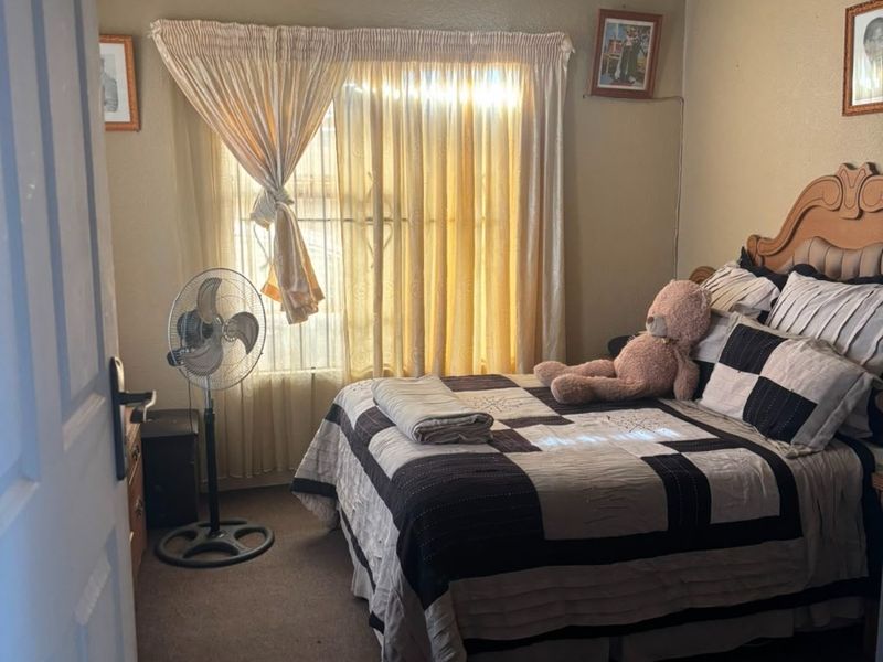HOUSE FOR SALE IN BRAMLEY VIEW - Photo 7