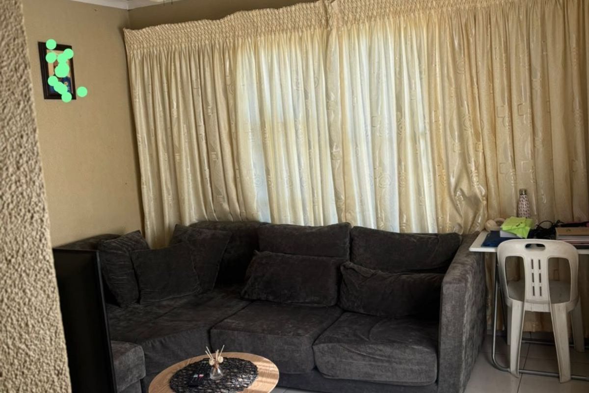 HOUSE FOR SALE IN BRAMLEY VIEW - Photo 3