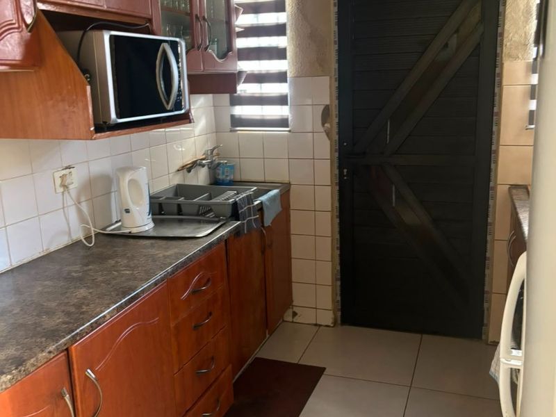 HOUSE FOR SALE IN BRAMLEY VIEW - Photo 5