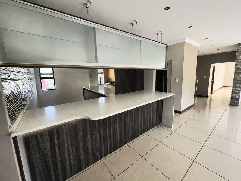 3 Bedroom, House to Rent in Heuwelsig Estate, Centurion - Photo 3