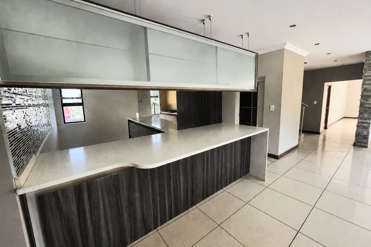 3 Bedroom, House to Rent in Heuwelsig Estate, Centurion - Photo 3