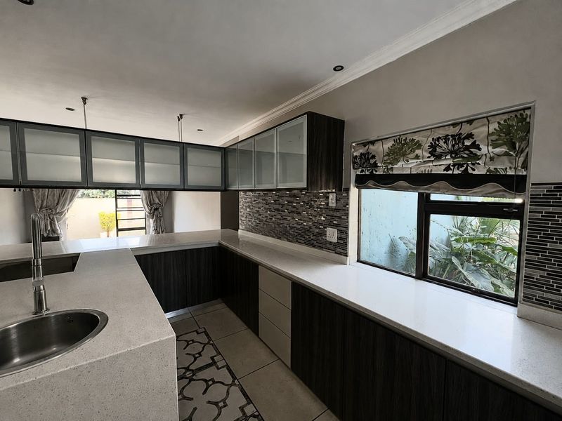 3 Bedroom, House to Rent in Heuwelsig Estate, Centurion - Photo 4