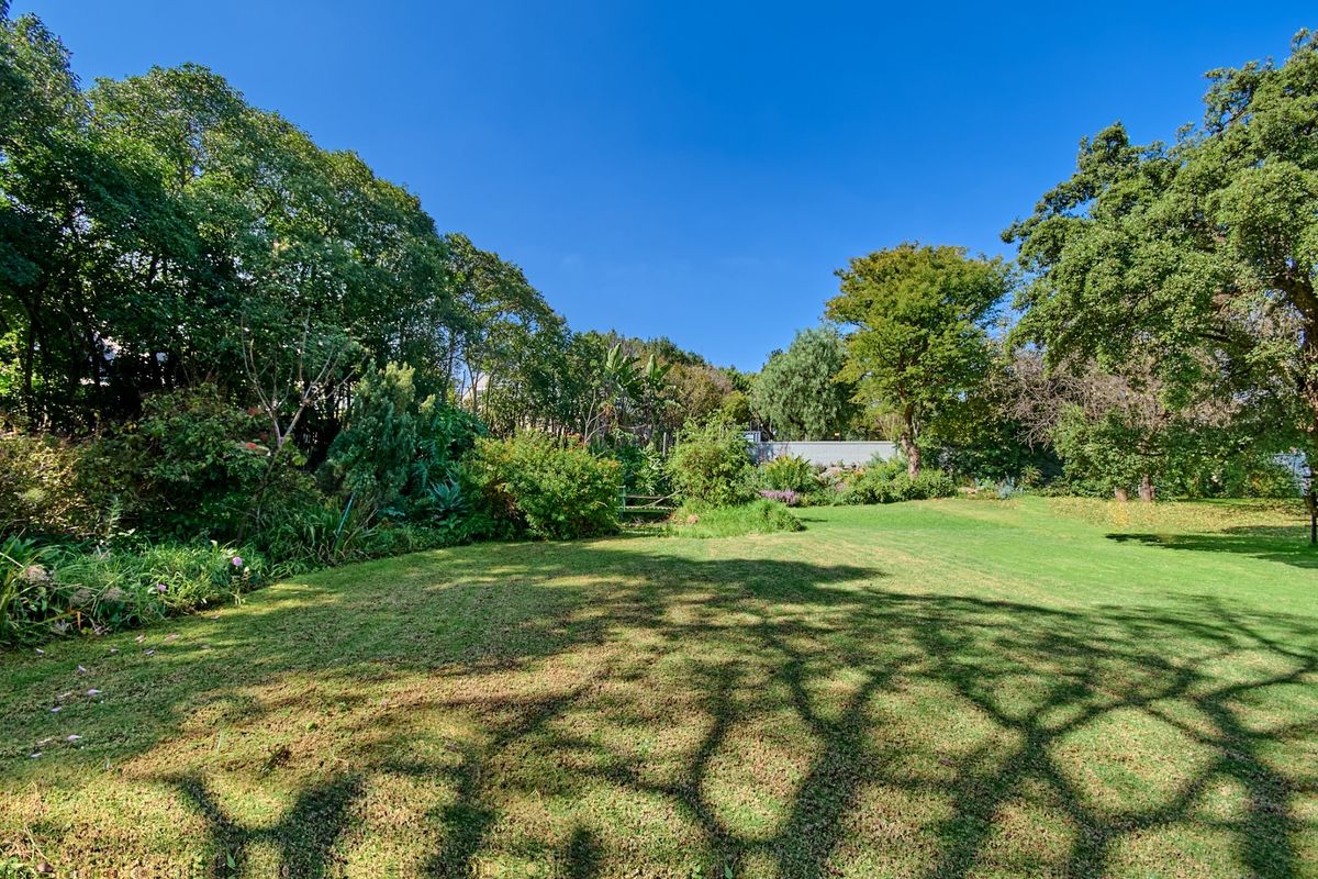 Luxury Family Residence in Prestigious Bryanston for Rental - Photo 5