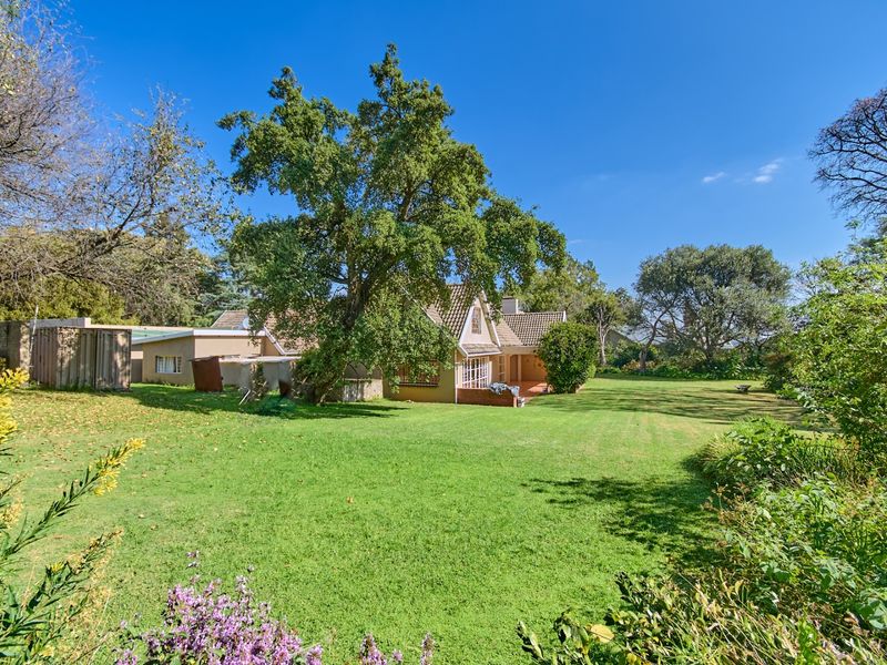 Luxury Family Residence in Prestigious Bryanston for Rental - Photo 4