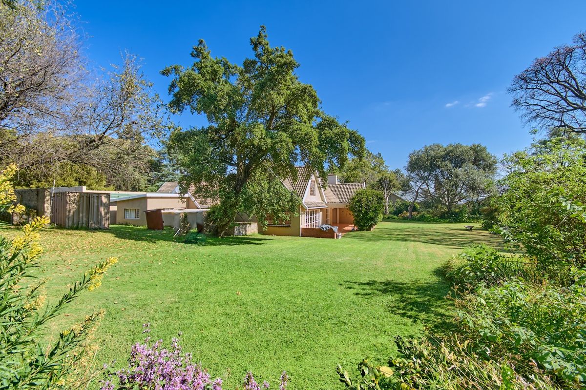 Luxury Family Residence in Prestigious Bryanston for Rental - Photo 4