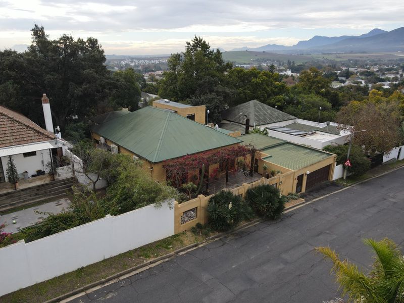 House For Sale in Wellington Central, Wellington - Photo 3
