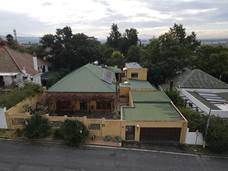 House For Sale in Wellington Central, Wellington - Photo 2