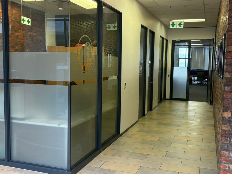 Office To Rent in The Boulevard in Woodstock, Cape Town - Photo 4