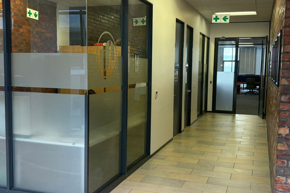 Office To Rent in The Boulevard in Woodstock, Cape Town - Photo 4