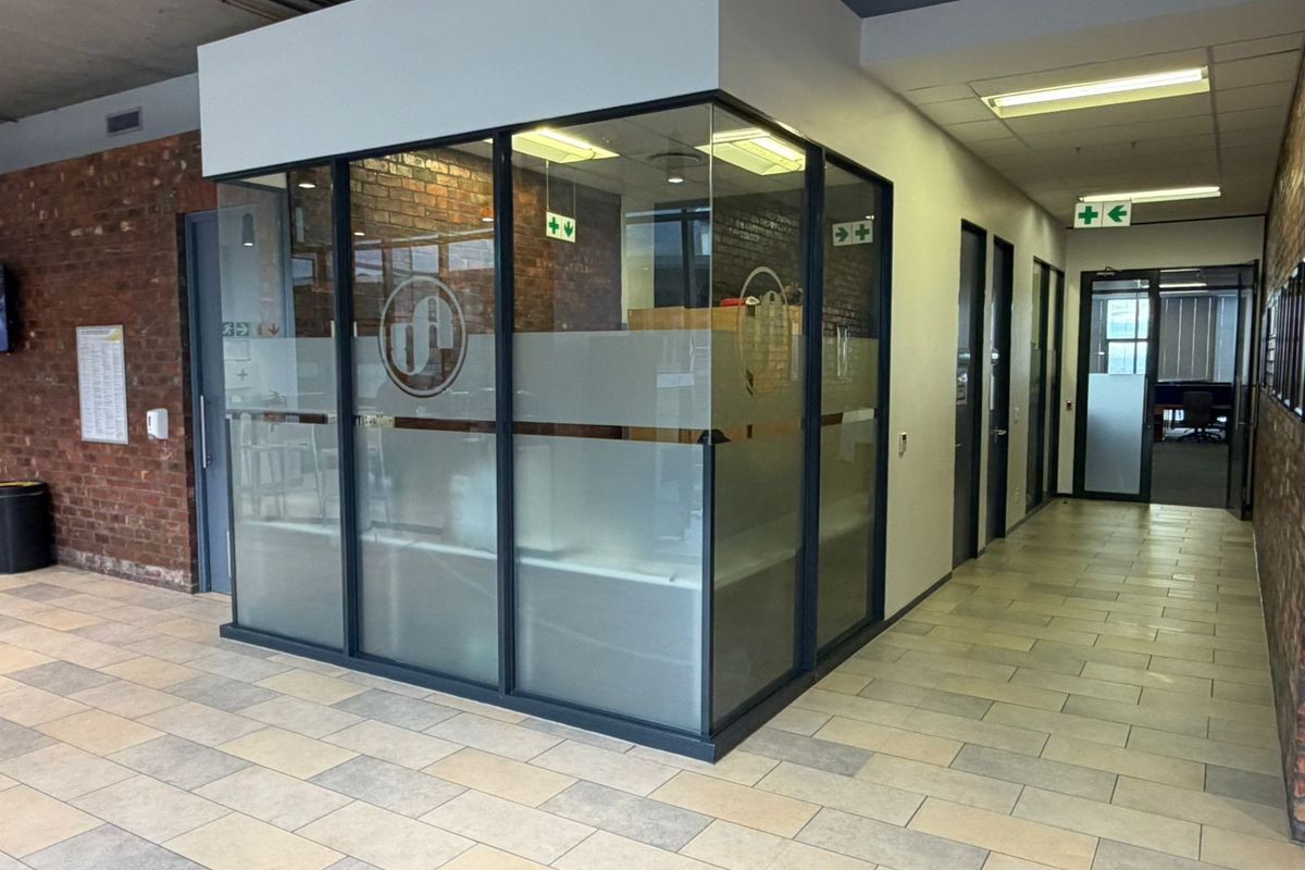 Office To Rent in The Boulevard in Woodstock, Cape Town - Photo 3