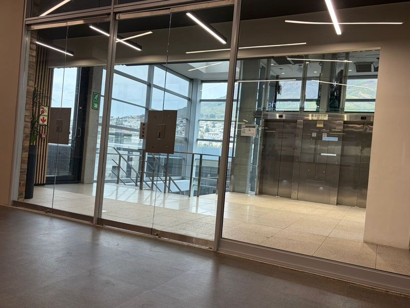 Office To Rent in The Boulevard in Woodstock, Cape Town - Photo 2