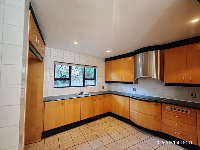 House To Rent in Bedfordview - Photo 3