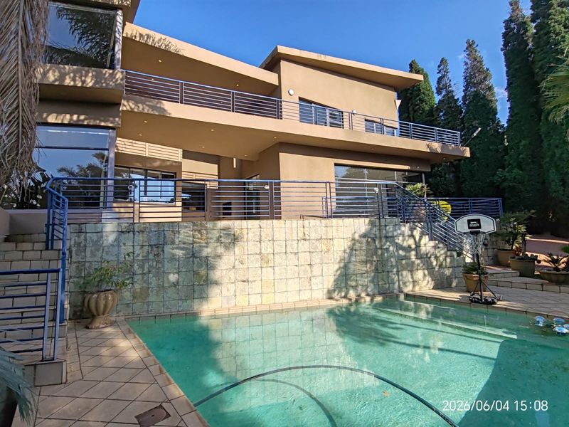 House To Rent in Bedfordview - Photo 2