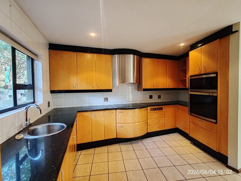 House To Rent in Bedfordview - Photo 4