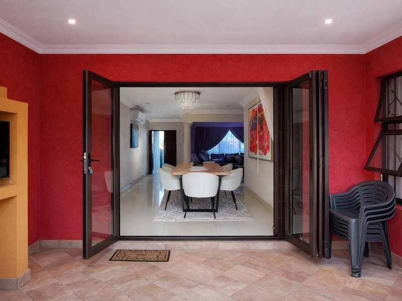 Spacious 4-Bedroom Family Home To Rent in Amandasig, Akasia - Photo 8