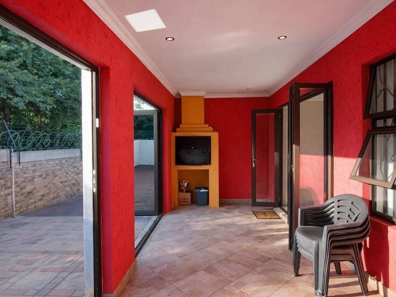 Spacious 4-Bedroom Family Home To Rent in Amandasig, Akasia - Photo 6