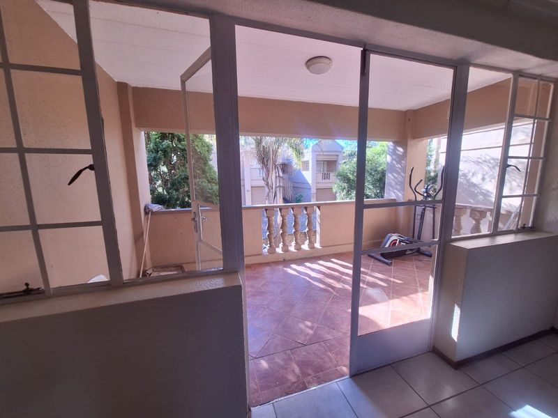 Spacious 2 Bed 1 bath - Photo 9