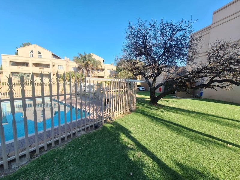 Spacious 2 Bed 1 bath - Photo 8