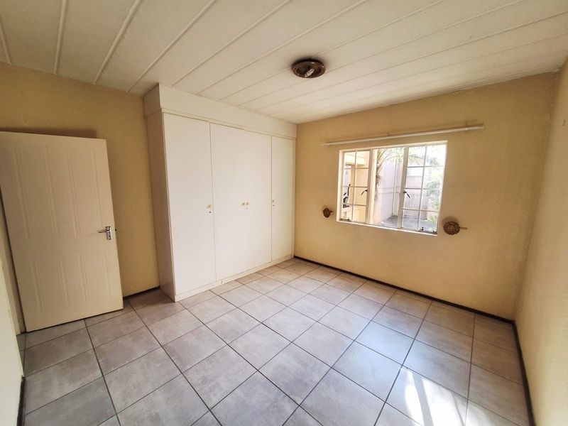 Spacious 2 Bed 1 bath - Photo 7
