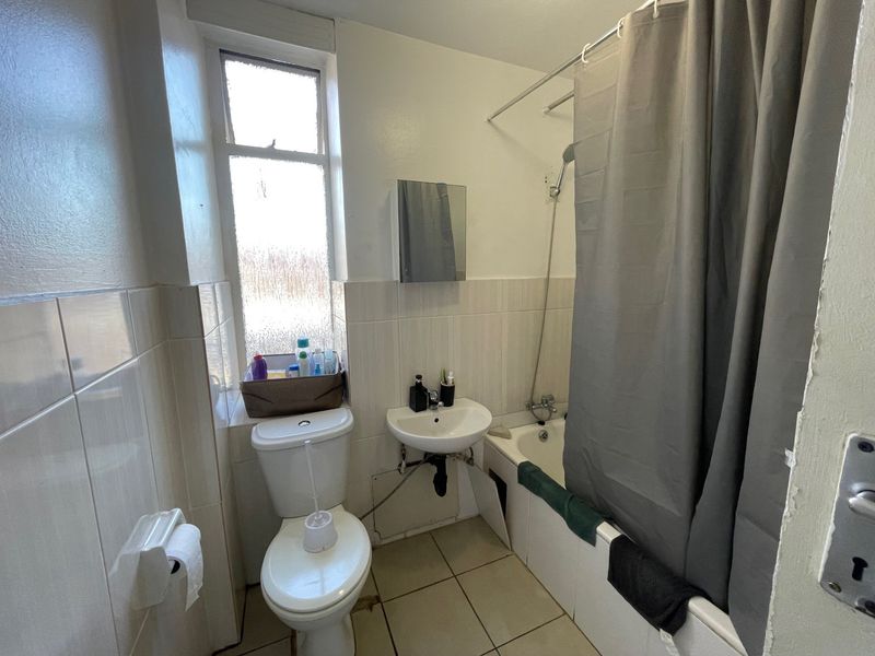 Full One Bedroom Apartment For Sale in Arcadia near UP. - Photo 9