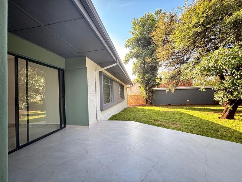 House For Sale in Annlin, Pretoria With A Flatlet Plus, Cottage This Stunning Home Is For  Large Fam - Photo 1